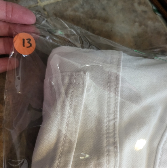 American Eagle Button Fly Jeans Women's 16 Short White Stretch - Picture 10 of 10